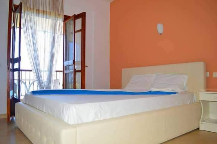 Delfino Hotel Mola Kalyva Exterior photo